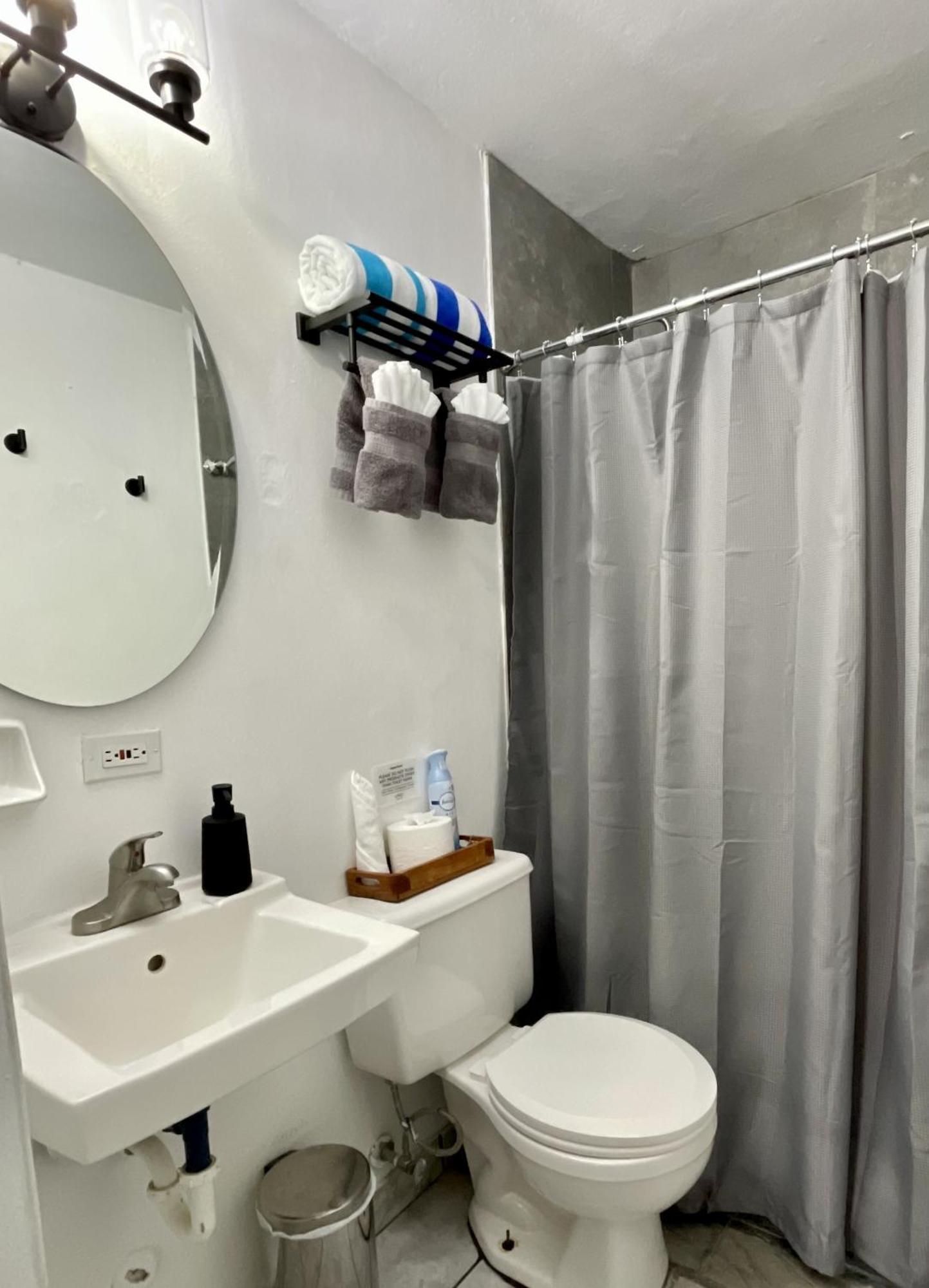 Oceanfront Condo In לוקווילו מראה חיצוני תמונה